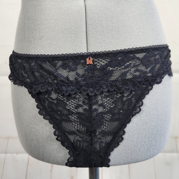 Savage X Fenty Floral Lace Unlined Bra & Cheeky Panty (Small) Set Black 32B - Picture 11 of 12